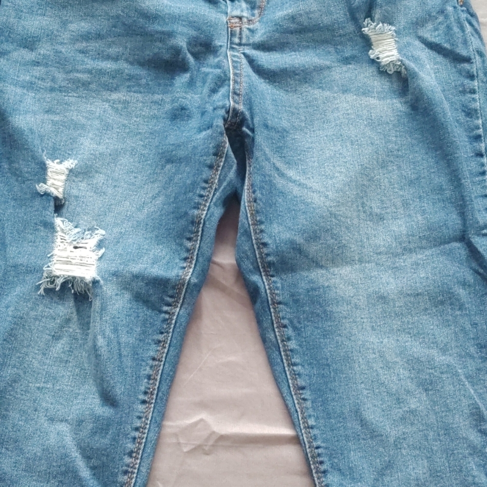 Distressed skinny jeans - Picture 2 of 4